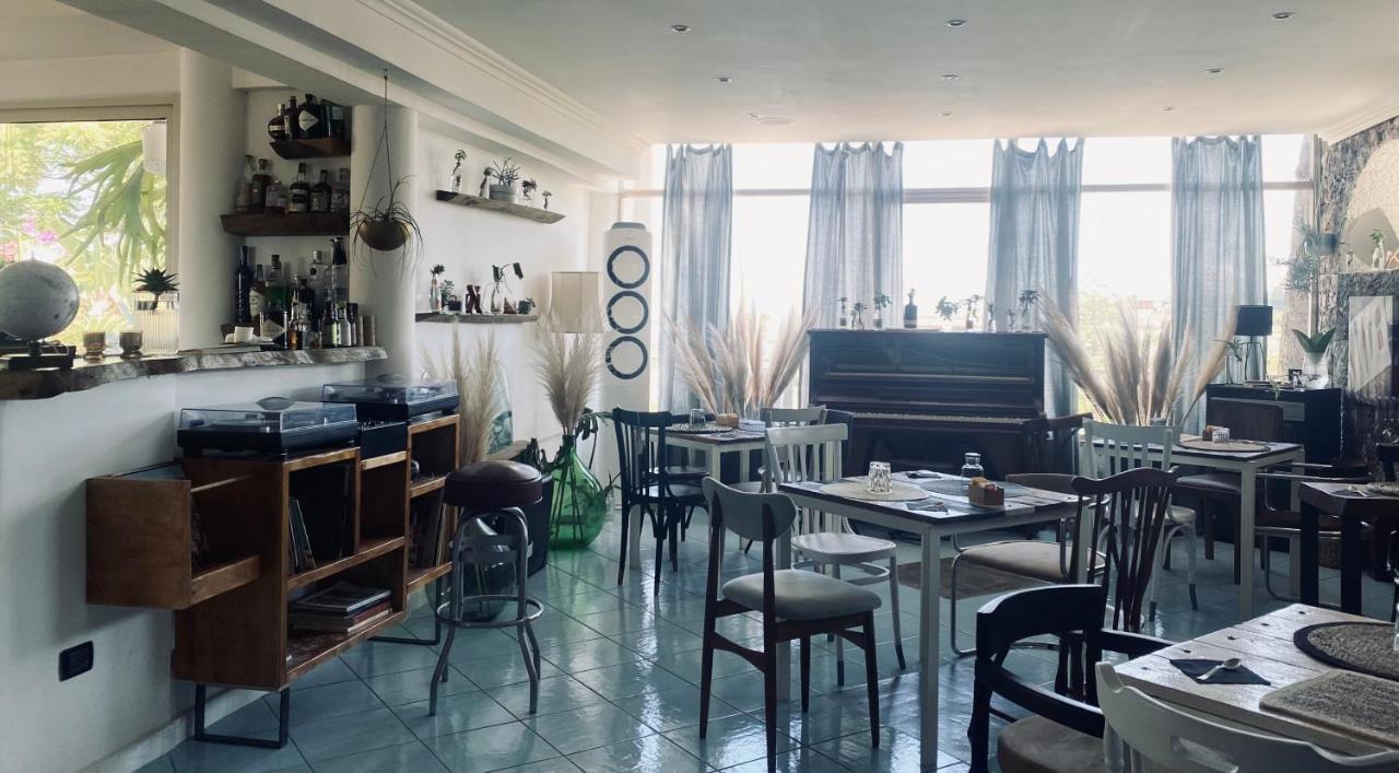 Black Market Hotel Ischia Bagian luar foto