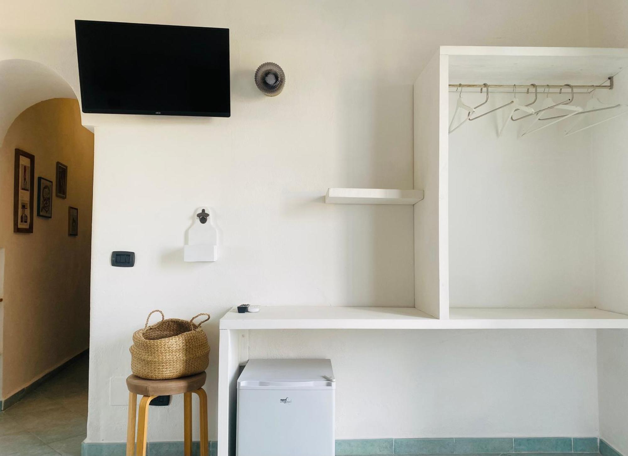 Black Market Hotel Ischia Bagian luar foto