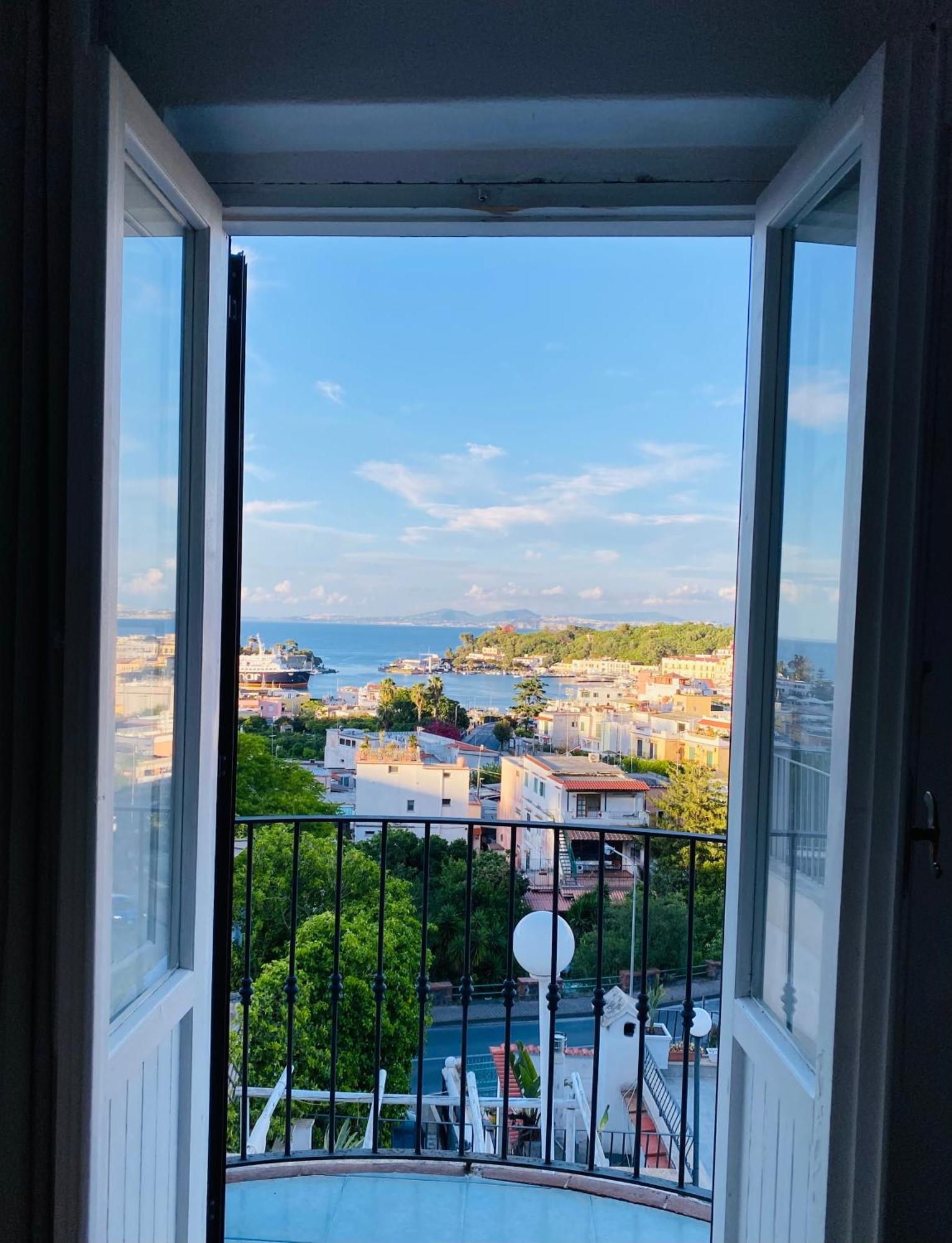 Black Market Hotel Ischia Bagian luar foto