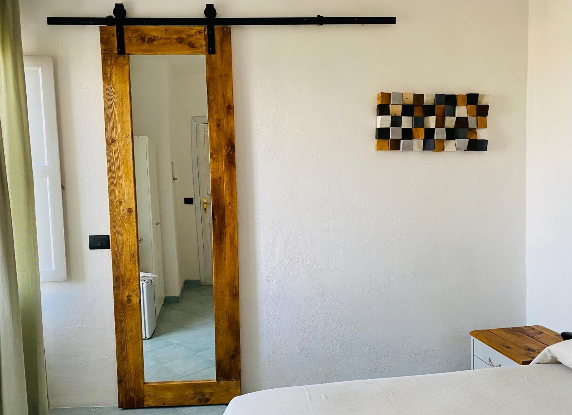 Black Market Hotel Ischia Bagian luar foto