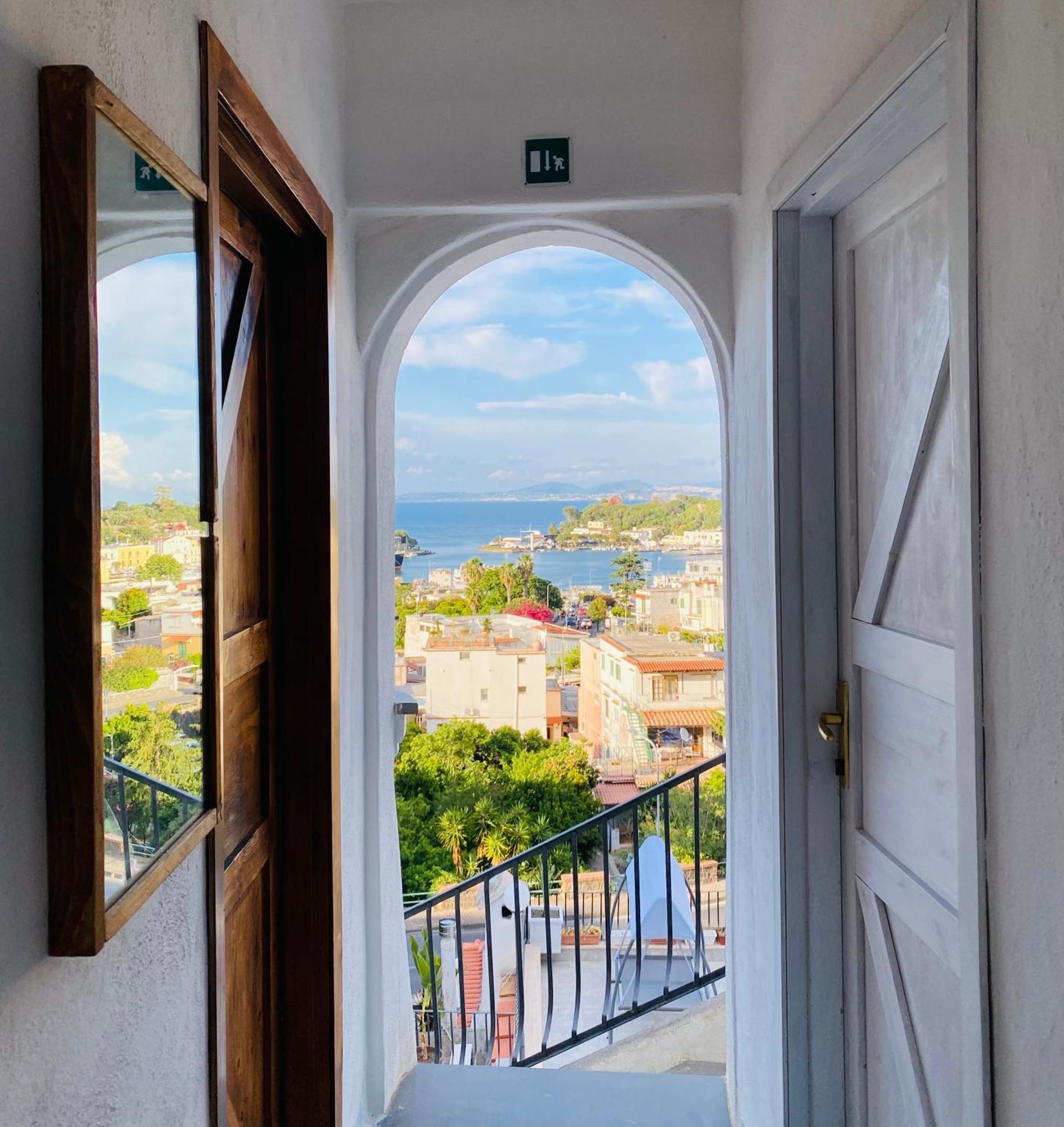 Black Market Hotel Ischia Bagian luar foto