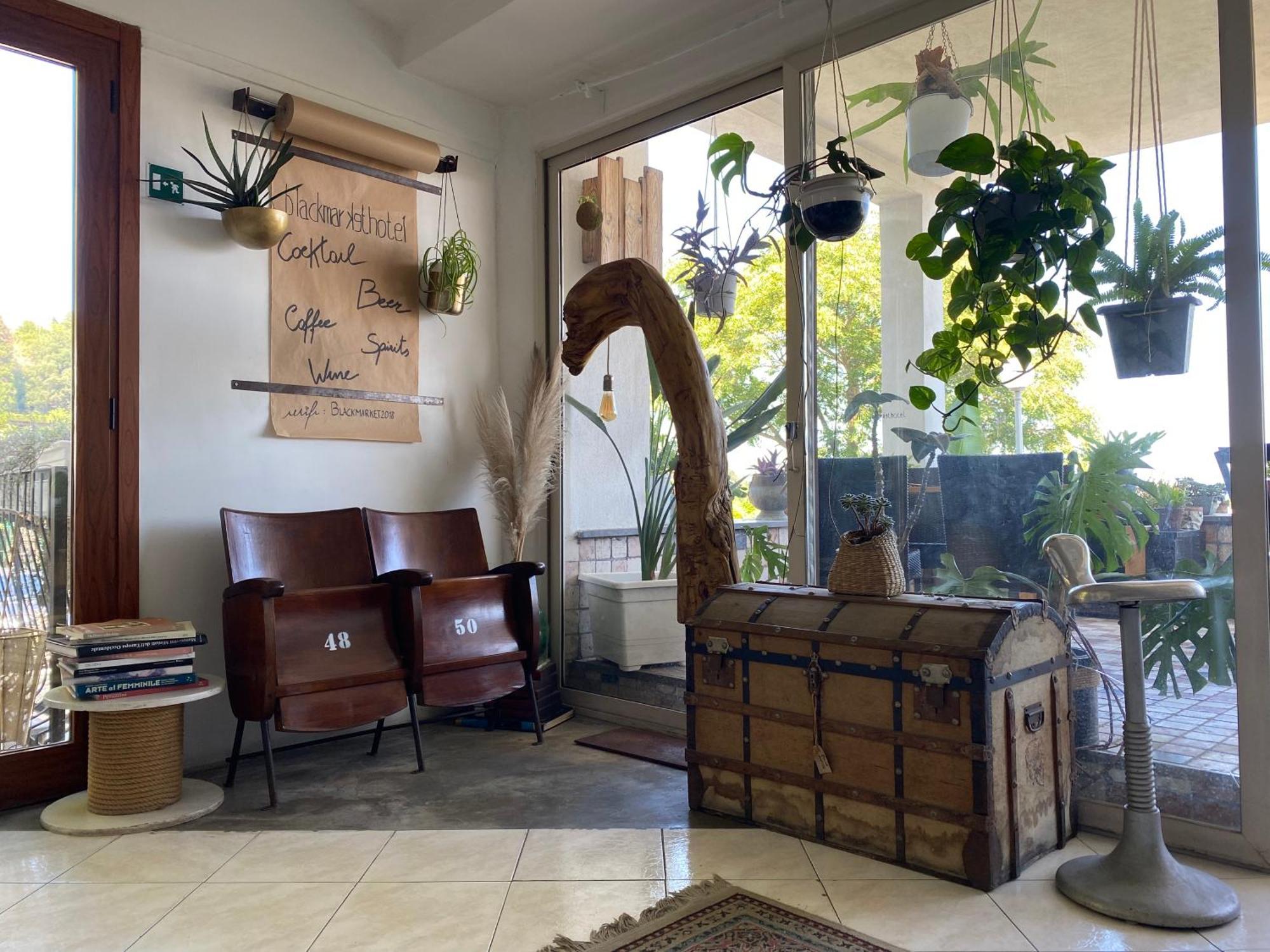 Black Market Hotel Ischia Bagian luar foto