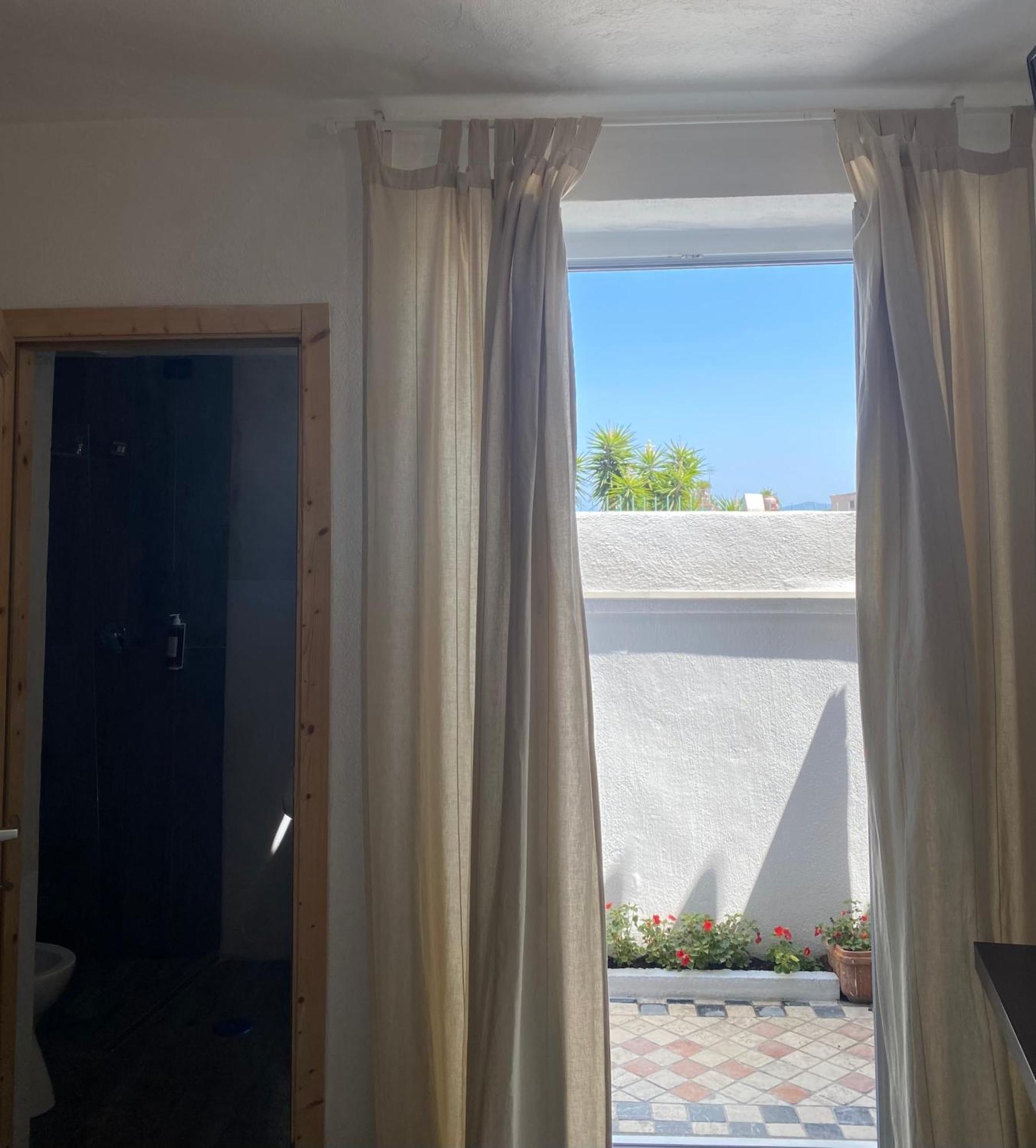 Black Market Hotel Ischia Bagian luar foto